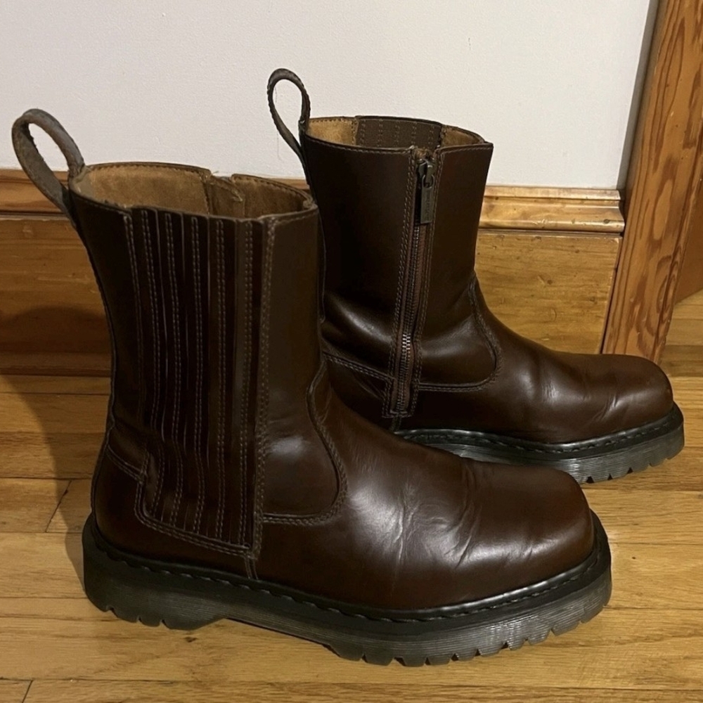 Dr Martens Amaayah Orlean Chelsea Boots Women’s Size 11, Men’s Size 10.